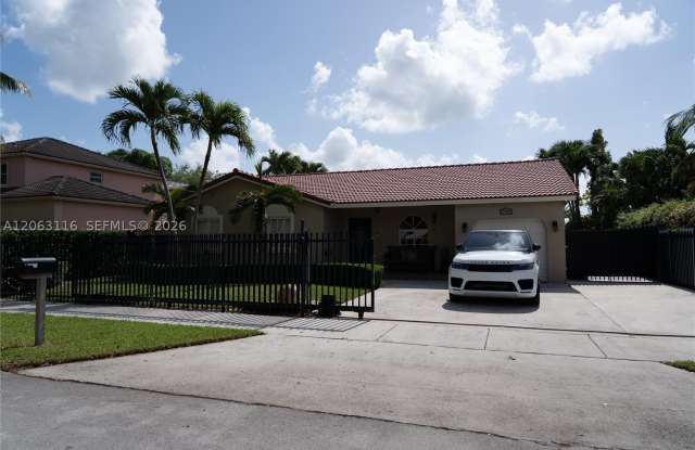 17992 SW 152nd Ct Gallery 1