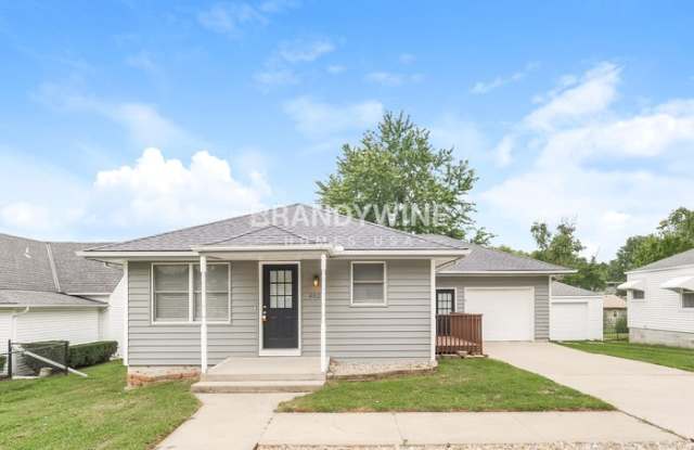 402 Maple Avenue photos photos