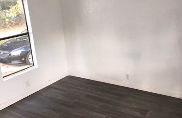 221 21ST ST SE Gallery 3