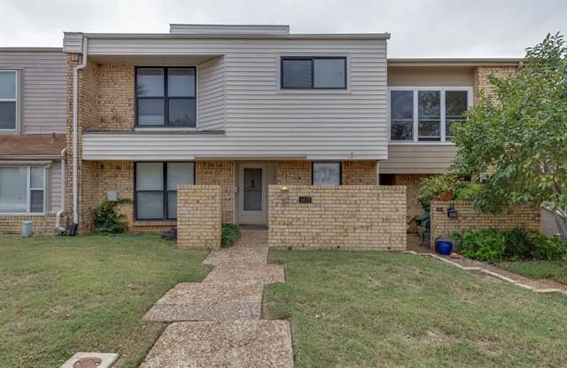 1612 Choteau Circle - 1612 Choteau Circle, Grapevine, TX 76051