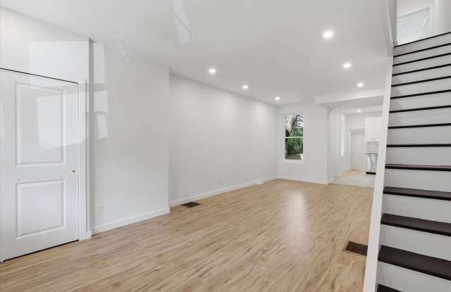 5011 Beaumont Avenue Gallery 2