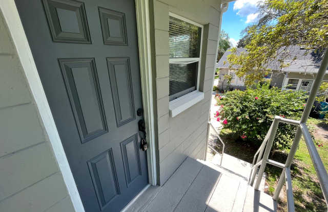 Above Detached Garage 1/1 in Colonialtown North photos photos