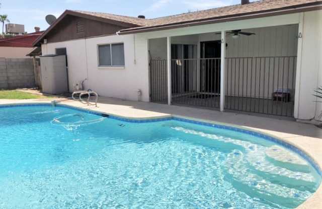 3946 W Kaler Dr - 3946 West Kaler Drive, Phoenix, AZ 85051