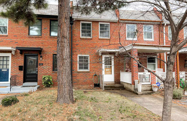 Beautiful 2 Bedroom 1 Bath Townhouse in Fantastic Old Town Location photos photos
