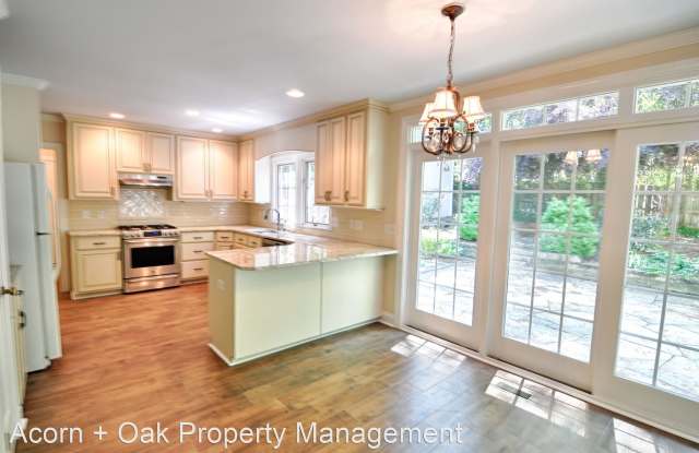 6713 Falconbridge Gallery 3
