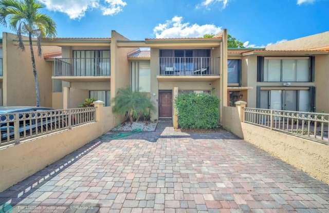 740 E Coco Plum Cir - 740 East Coco Plum Circle, Plantation, FL 33324