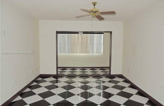 8595 Sunrise Lakes Blvd photos photos