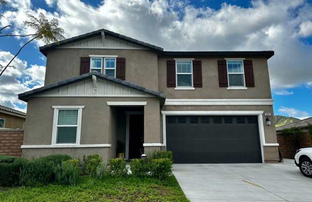4 Bedroom Single Family Home in Riverside photos photos