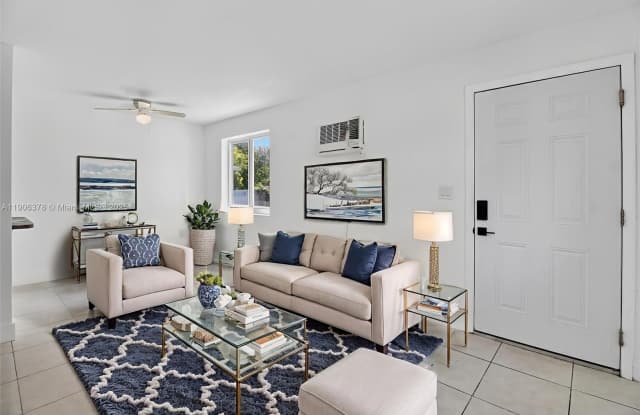 1864 NW 28th St photos photos