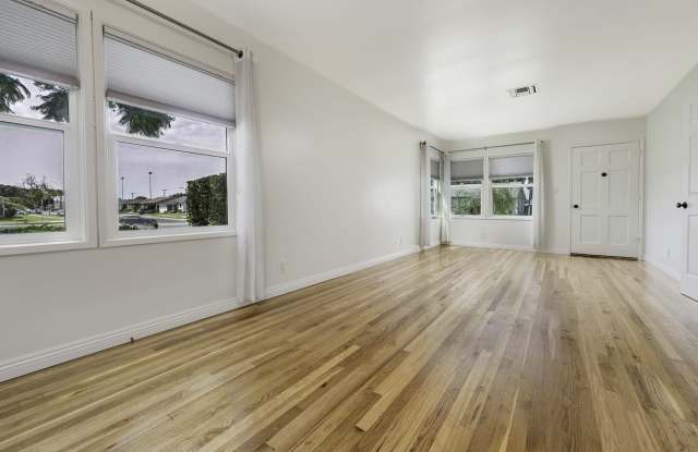 4906 Fidler Avenue Gallery 4