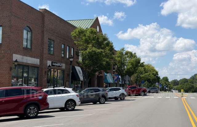 523 East Broad Street - D Gallery 3