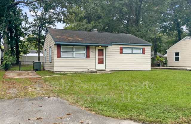 5805 Chaucer Drive photos photos