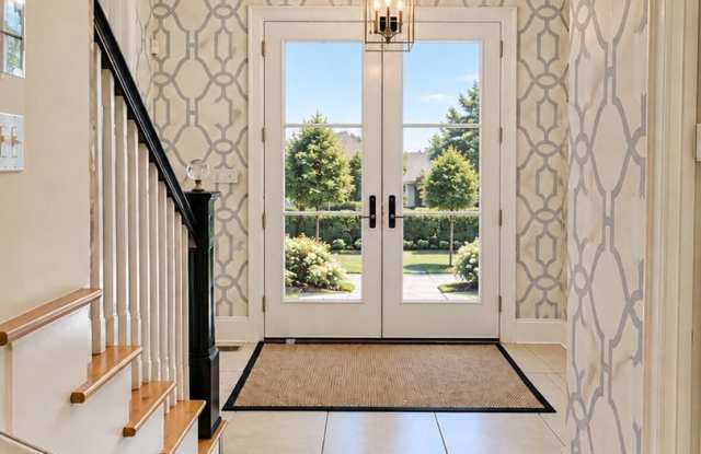 Beautiful Home With Heated Pool in Prime Raleigh Location! Gallery 4