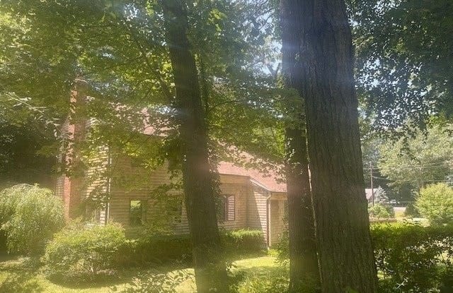 2581 Roanoke Avenue - 2581 Roanoke Avenue, Baiting Hollow, NY 11901