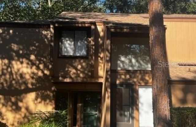 2 GREENBRIAR Court Gallery 2