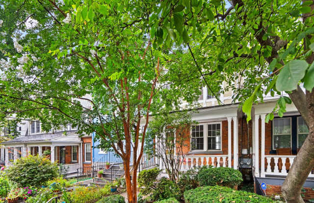 3 Bed 2 Bath - Glover Park Row Home - Finished Basement photos photos