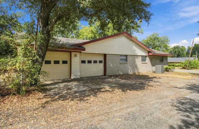 1105 Northwood Drive Gallery 3