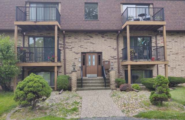 SW 5102 25th Ave Ct - 5102 25th Avenue Court, Moline, IL 61265