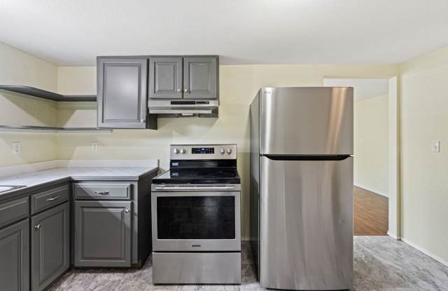 Bremerton 3-Bed, 1-Bath Near the Water with Large Outdoor Deck Gallery 3