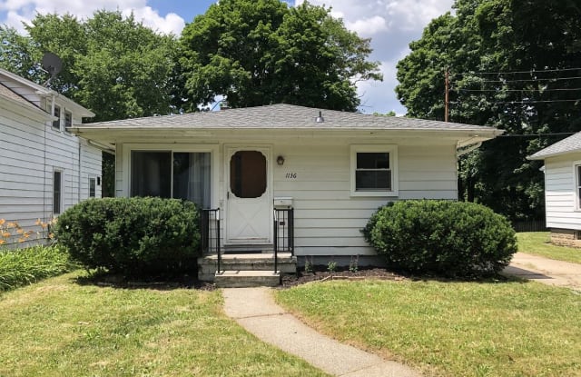 1136 McCullough St - 1136 Mccullough Street, Lansing, MI 48912