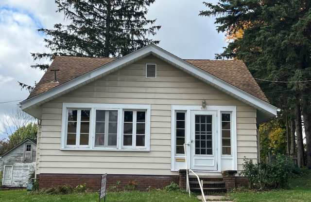 Three Bedroom Home - 402 Dorchester Street, Ashland, OH 44805