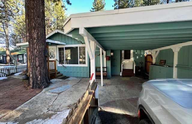 Cozy  3Bd duplex with utilities included! Available now! Call me today photos photos