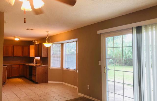 409 Jamaica Court Gallery 3