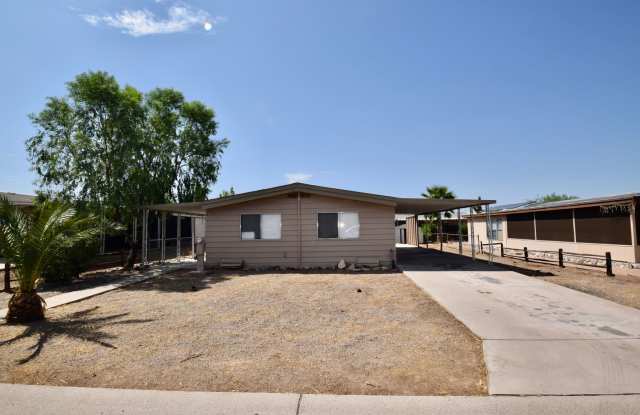 2 bed 2 bath Mesa home in a quiet neighborhood! - 9715 East Edgewood Avenue, Maricopa County, AZ 85208