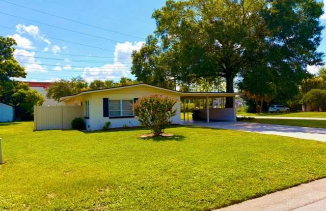 Modern Updated 3/2 in Winter Park Estates Gallery 4