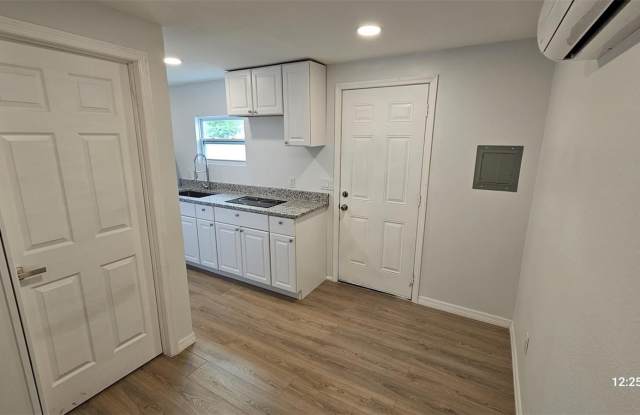 3142 DIANA DR Gallery 2
