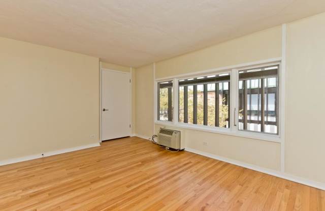 588 W Hawthorne Pl Gallery 3
