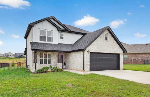 LIKE NEW - 3 Bedroom House in The Beautiful Hereford Farms Community! Gallery 1
