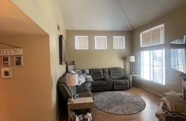 Beautiful 2 Bedroom and 2 Bath with loft in Corona-2235 Indigo Hills Dr. Unit 6 photos photos