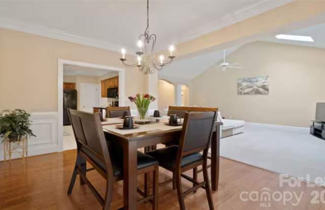 2804 Wingfield Place Gallery 3