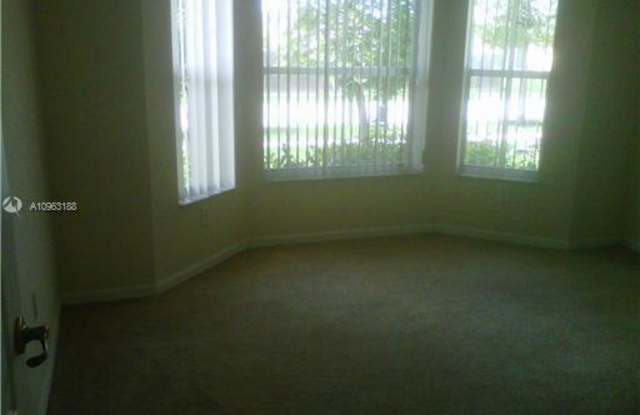 2022 NE 4th Ct Gallery 2