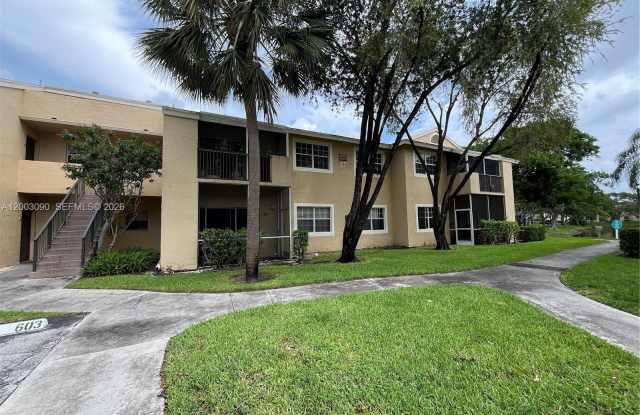 661 Cypress Lake Blvd photos photos
