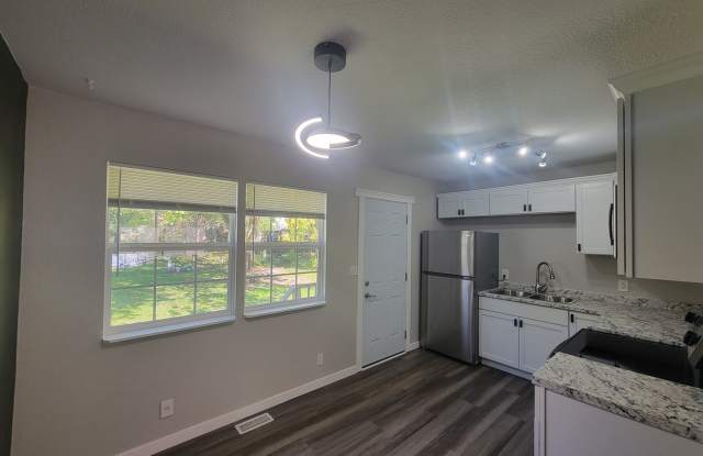 Don't Miss this 3 Bedroom / 1.5 BA Home! Gallery 4