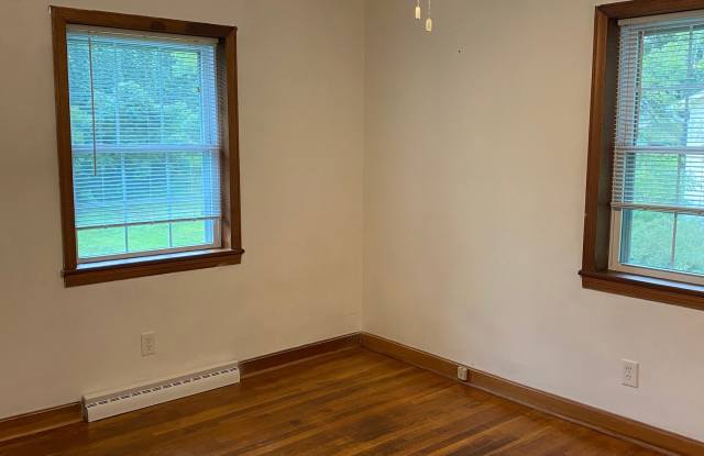 5021 Selena Street Gallery 3