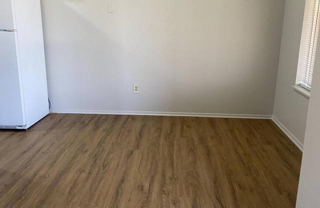 7404 Fir Avenue Gallery 4