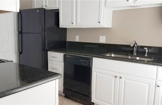 829 Woodland Court Gallery 2