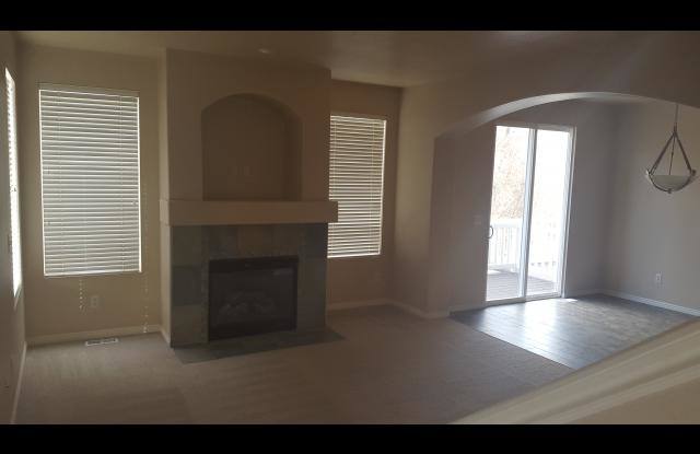 1548 W CABERNET DR Gallery 3