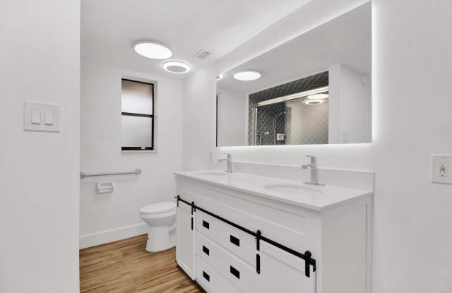 221 Berkshire Circle West Gallery 4