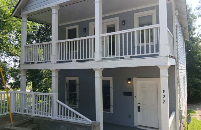 Amazing 3 Bedroom 2.5 Bath! Intown Living at a Price Below Market Off Street Parking photos photos