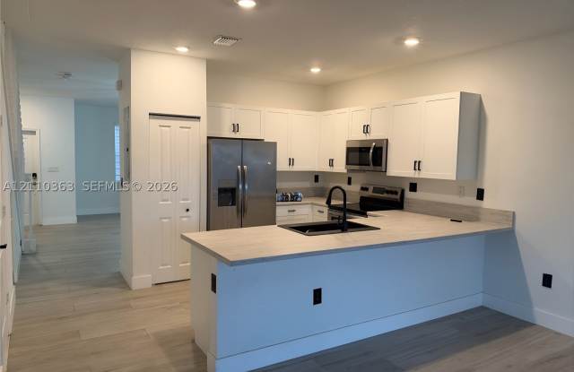 18062 SW 147th Ct Gallery 3