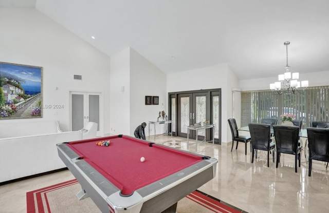 4495 WOODFIELD Boulevard Gallery 2