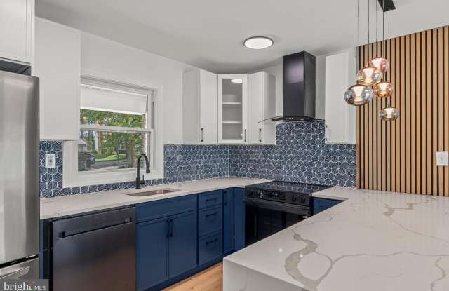 29 HINSDALE LANE photos photos