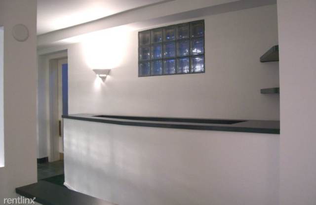 409 S Division St Gallery 4