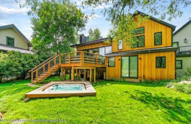 1250 Snowbunny Lane Gallery 3