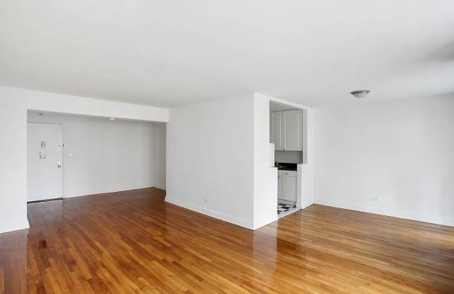 2400 Webb Ave Apt 4C Gallery 2