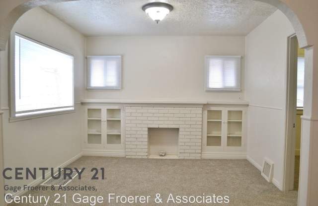 2658 Gramercy Gallery 2